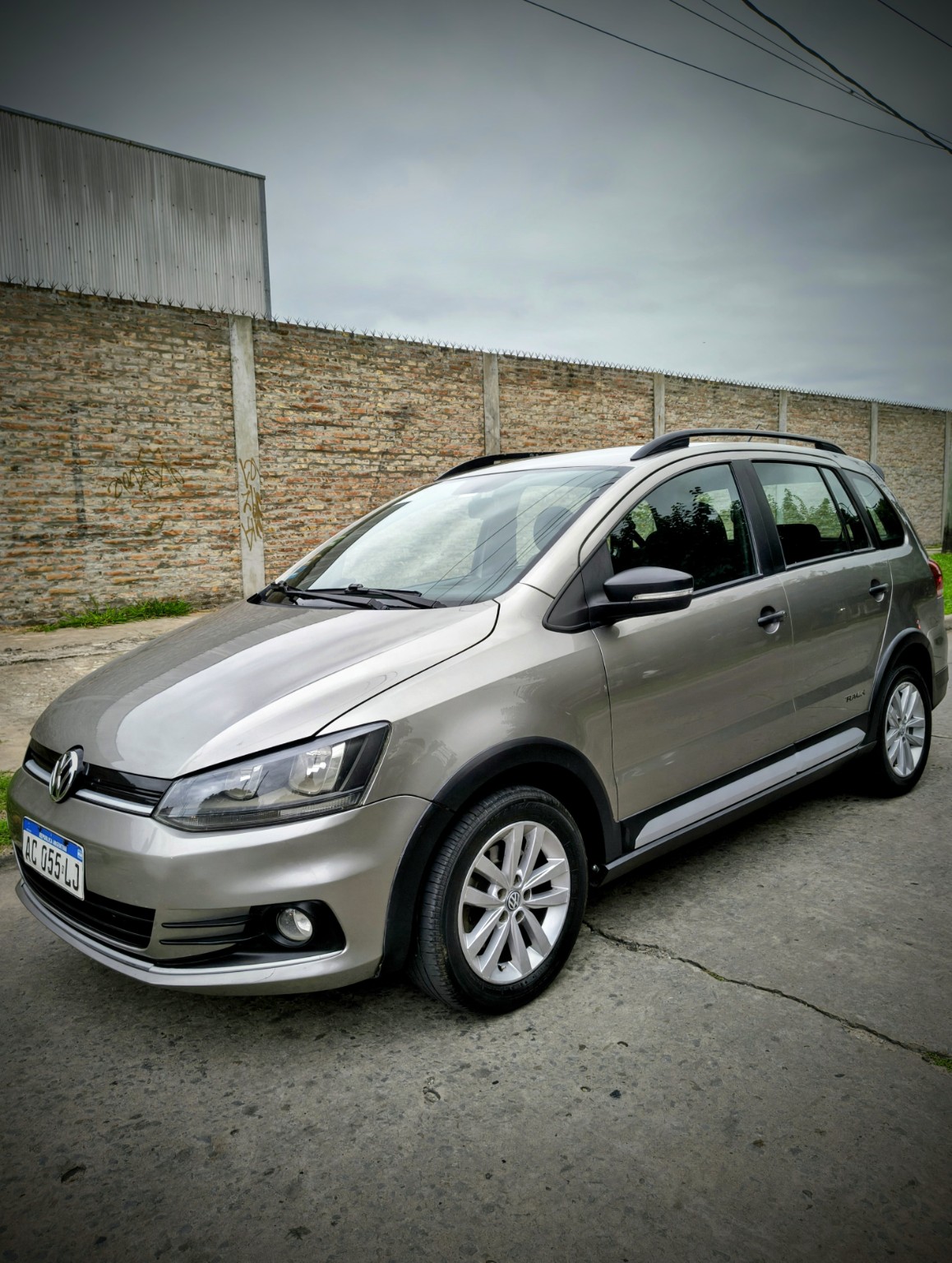 Volkswagen Suran Track 2017, vehículo vendido por Bunker Garage